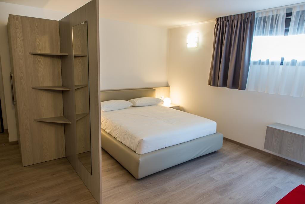 ヴァレンナResidenza Luiginaアパートメント 部屋 写真
